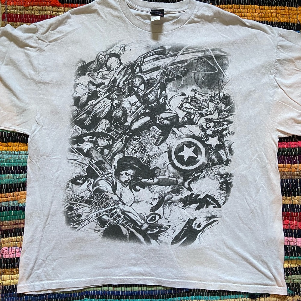 Size XXL Marvel Avengers Tee